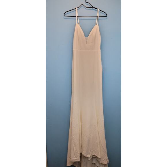 Dreamy Elegant Size Small NWT Lulus Wedding Dress Button Detail Spaghetti V-Neck - Picture 4 of 16